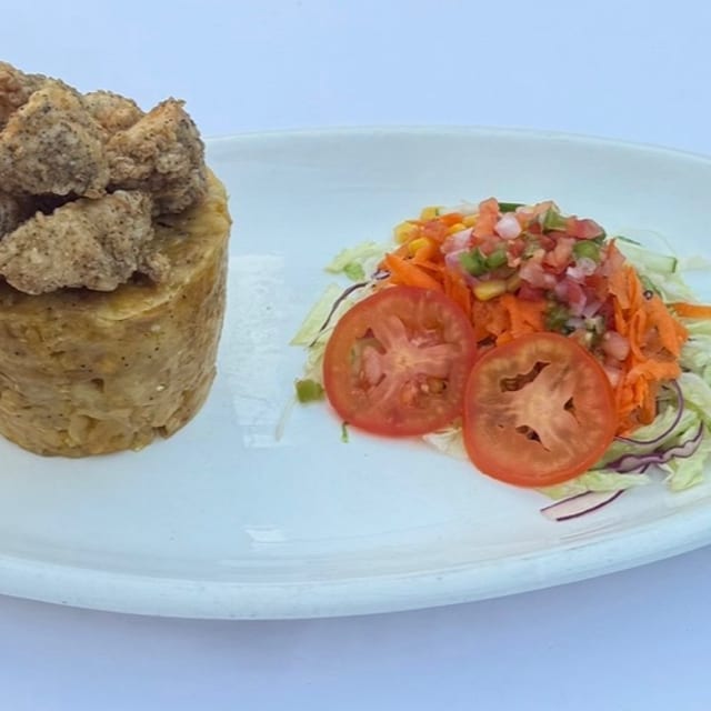 Fried Chicken / Chicharrón De Pollo.