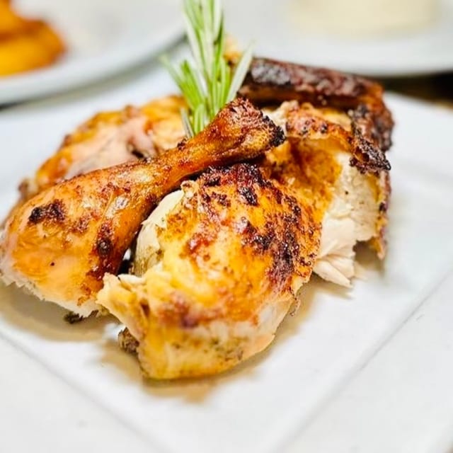 1/2 Roasted Chicken Only / 1/2 Pollo Dorado Solo.