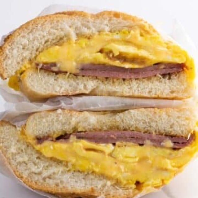 Ham, Egg and Cheese / Jamón, Huevo Y Queso.