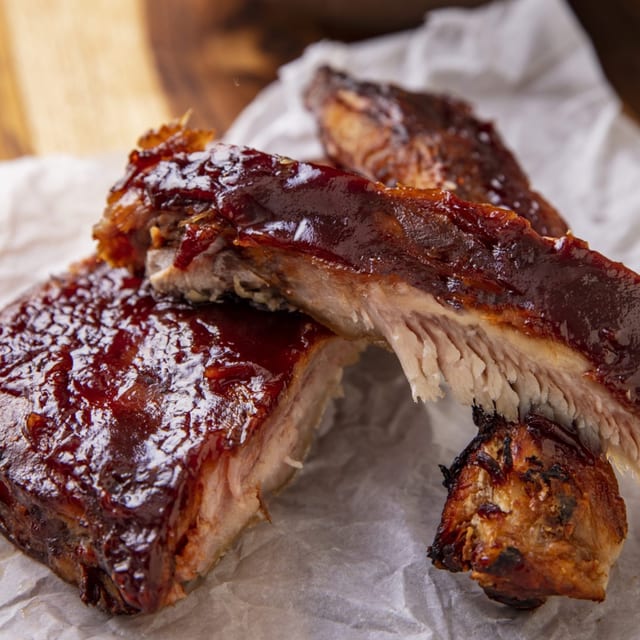 Pork Ribs (BBQ) / Costilla De Cerdo (A La BBQ).