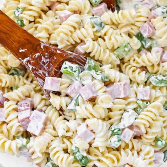 Pasta Salad / Ensalada De Pasta.